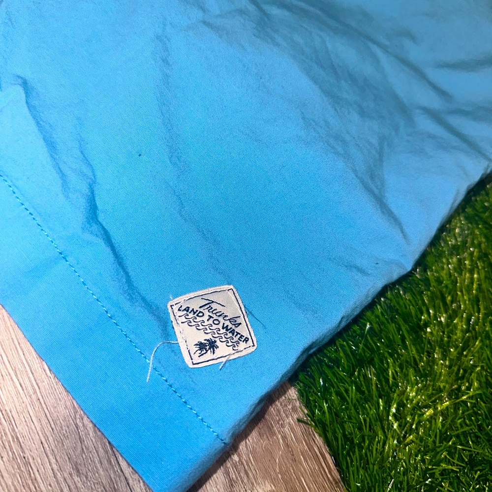 LIGHT BLUE SHORTS/TRUNKS SZ: Medium